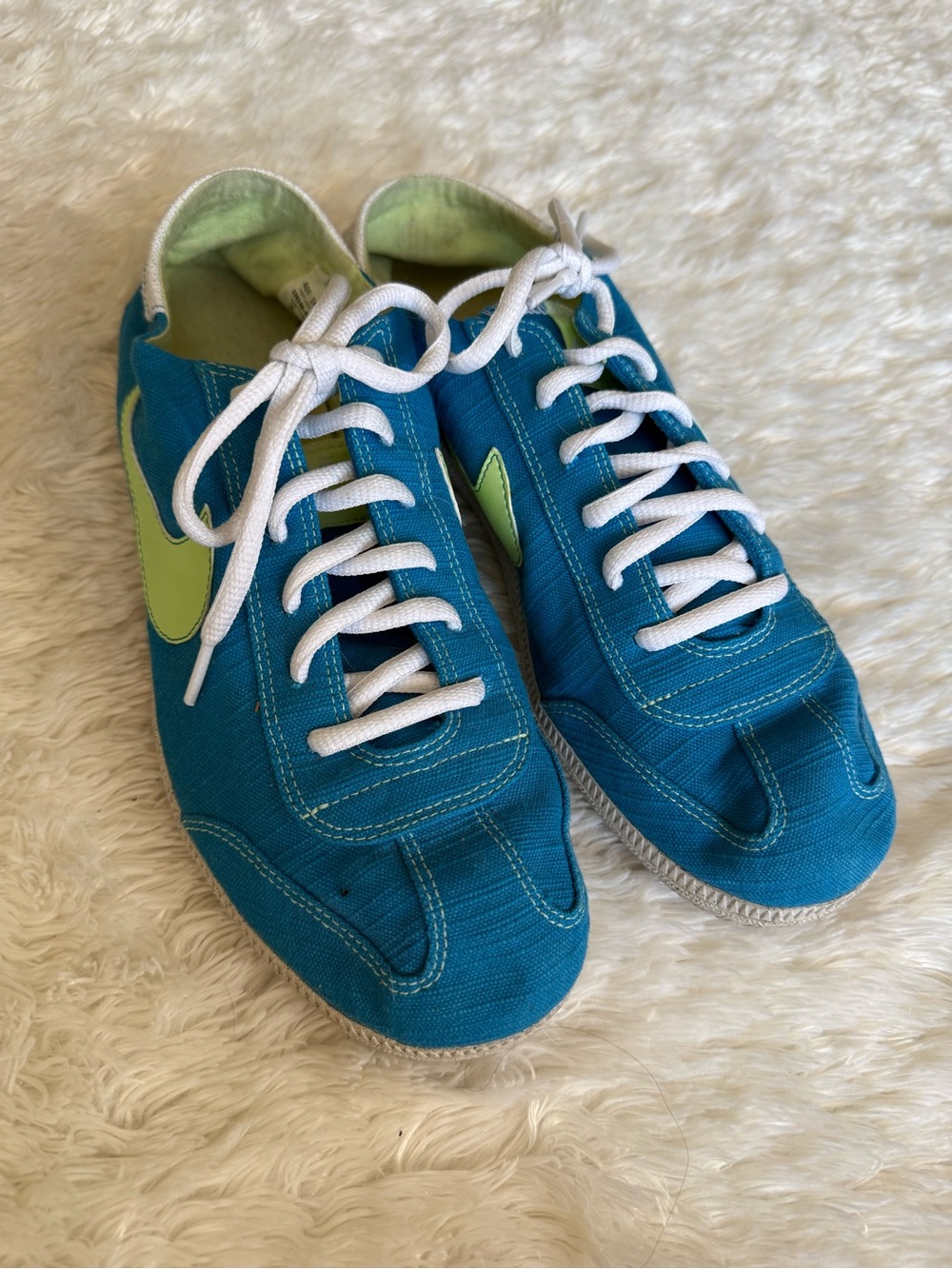 Nike Vintage Inspired Brutez Plus Sneakers